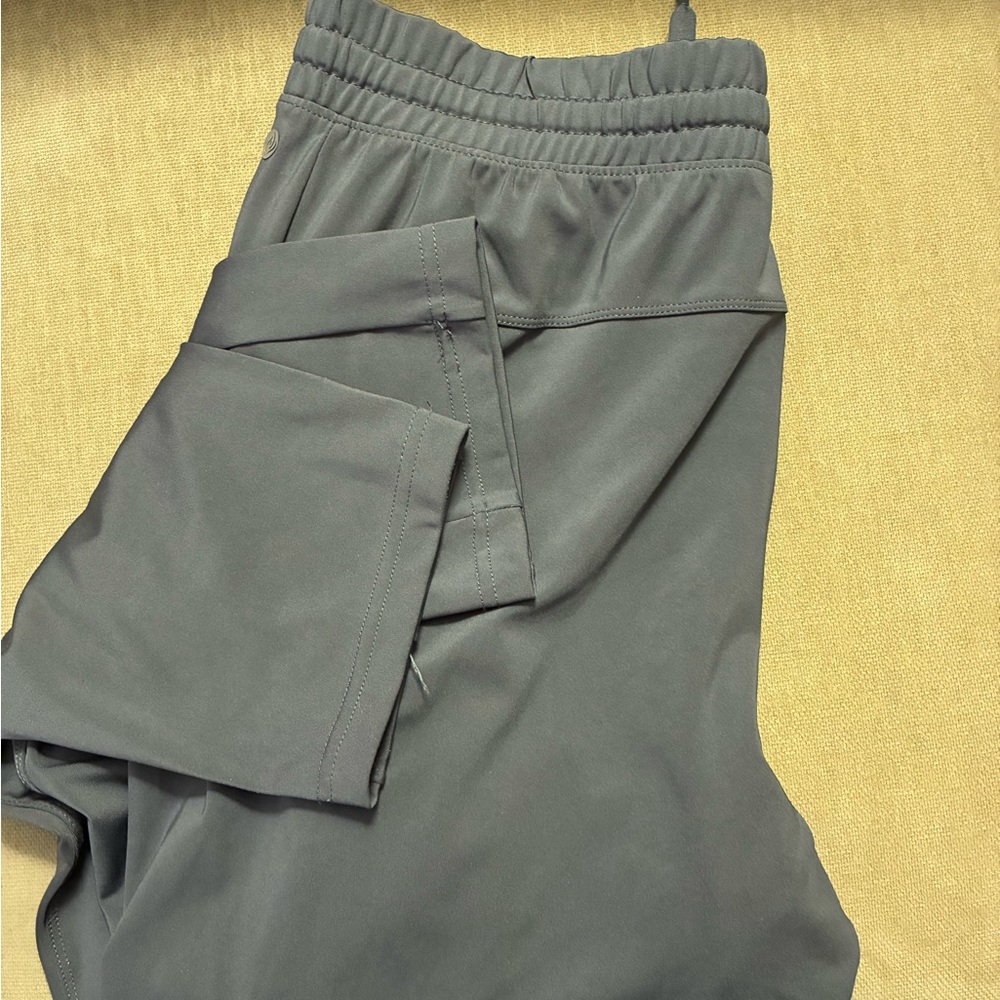 Women’s Apana Active Wear Gray Pants XL Like New - Picture 4 of 4